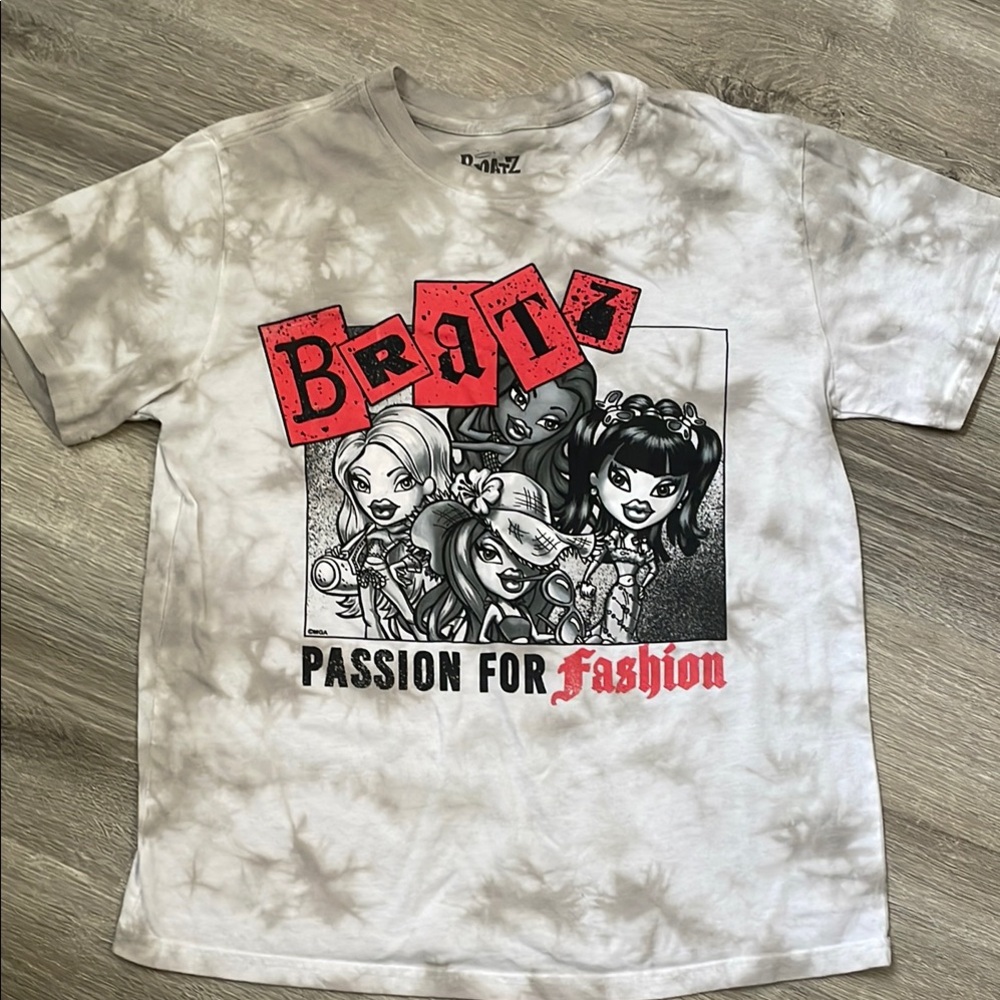 🌹 Bratz acid wash t-shirt size xs